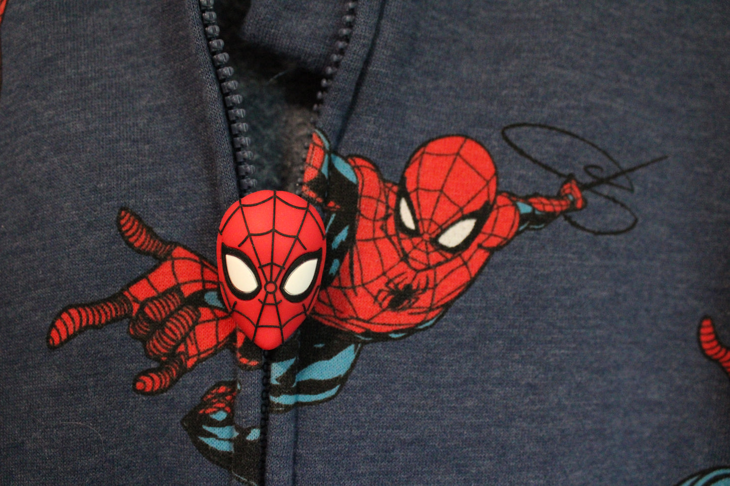 Spider-Man zip-up hoodie with figural zipper pull - youth size 6