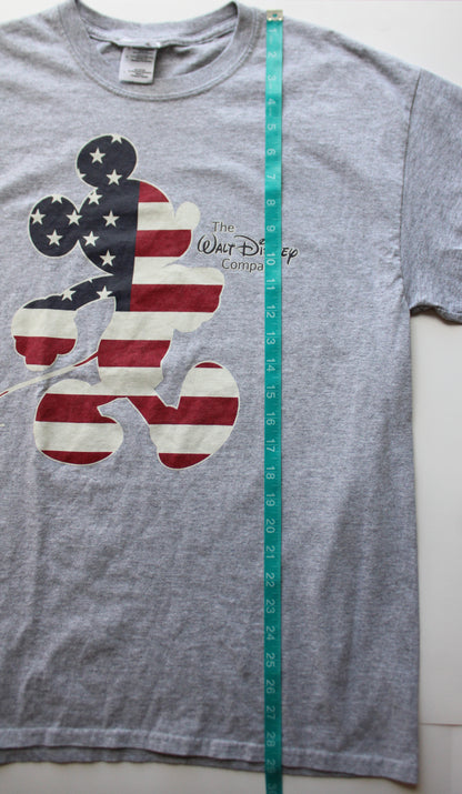 Cast Exclusive American flag Mickey tee - size L