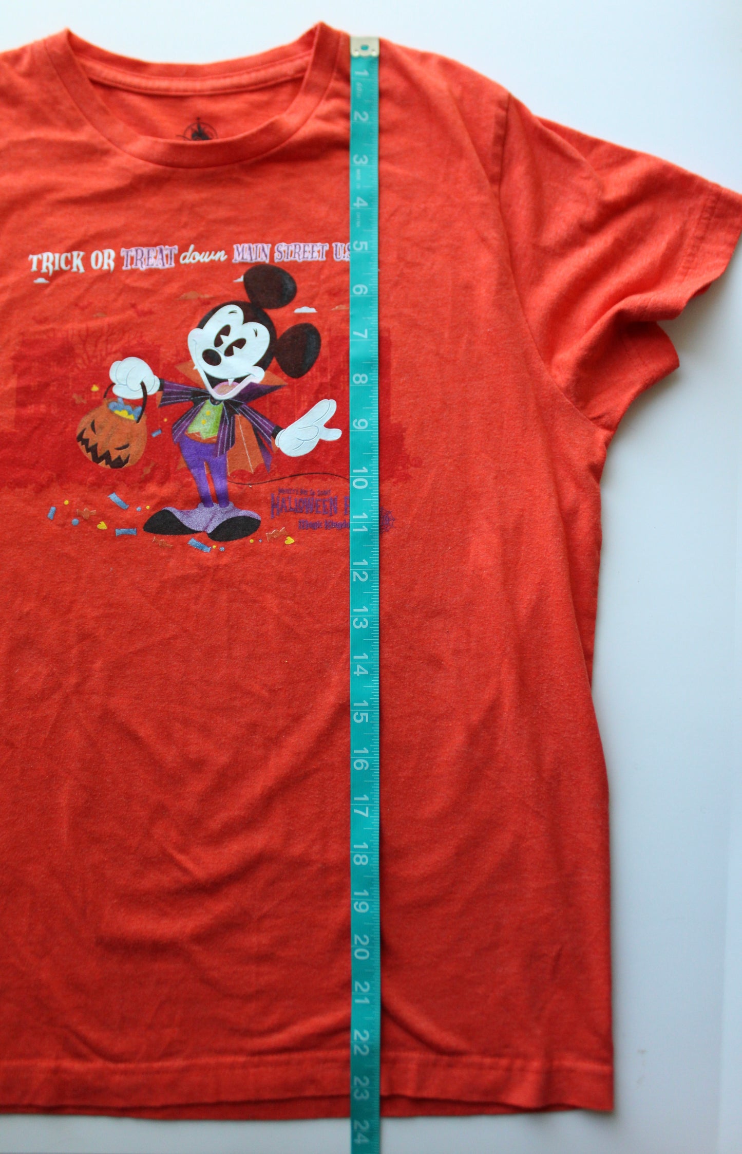 Magic Kingdom trick or treat Mickey tee - youth L?