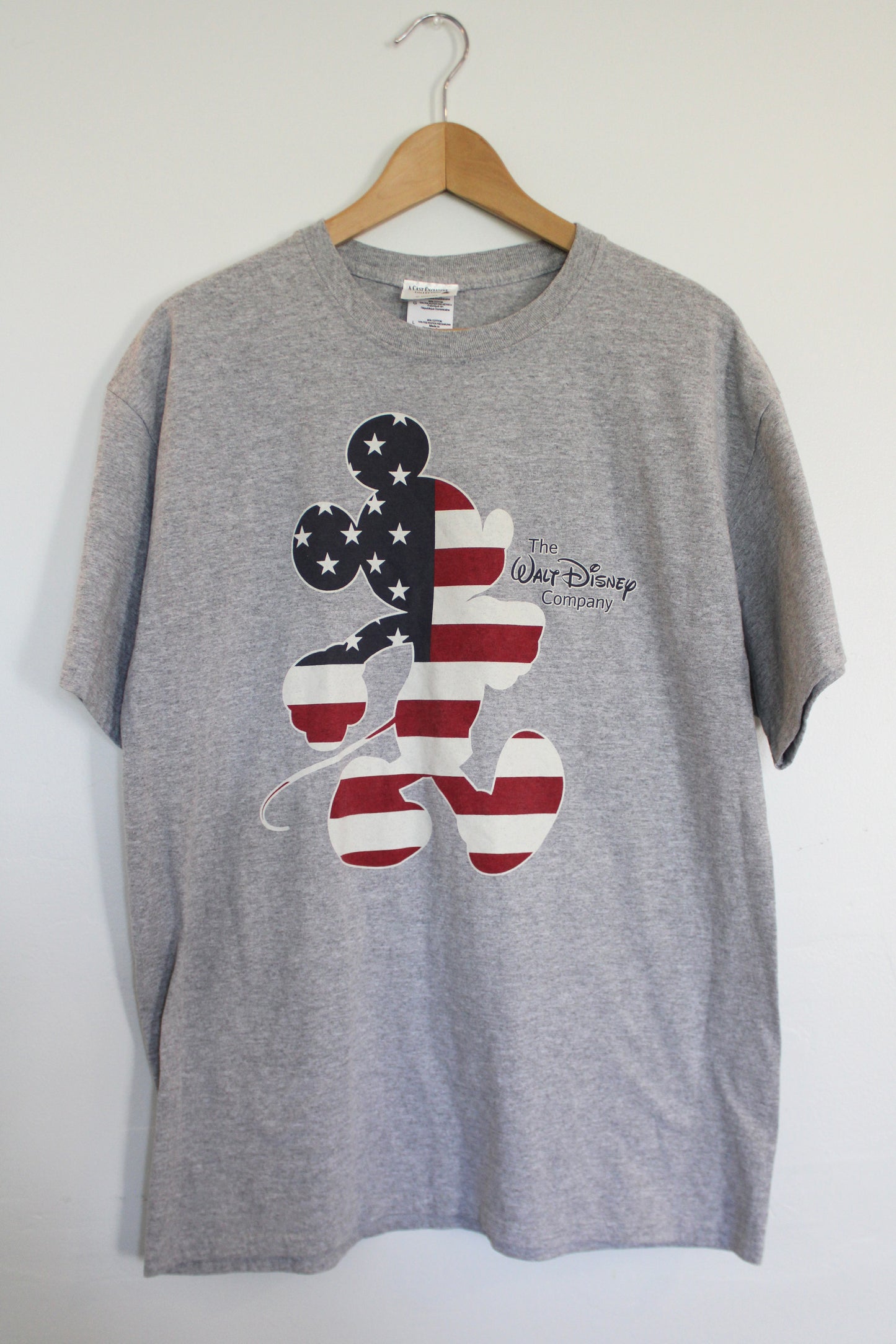 Cast Exclusive American flag Mickey tee - size L