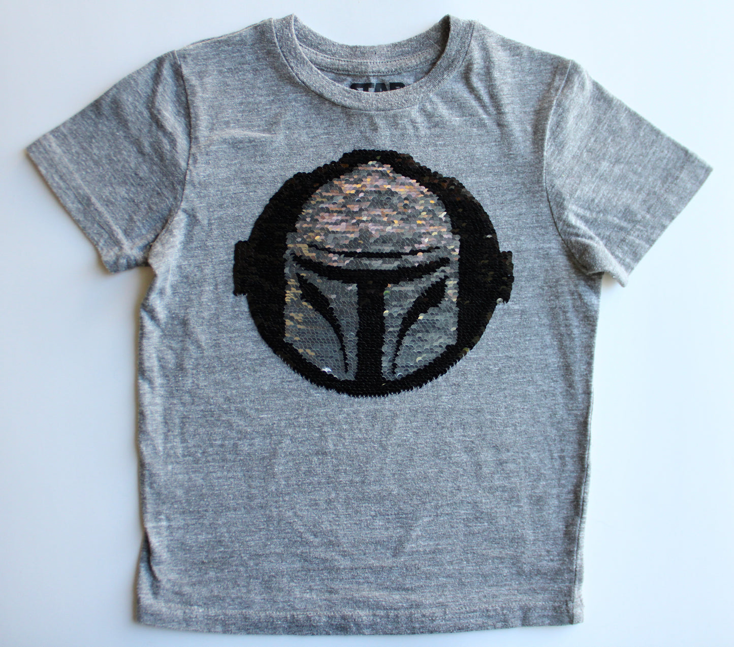 Reversible sequin Grogu/Mandalorian tee - youth XS